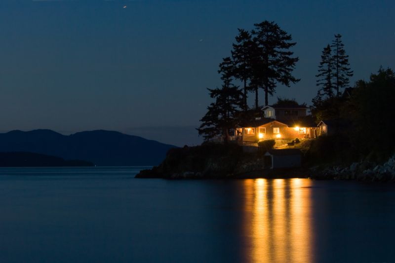 Lakefront house in Pickwick Lake