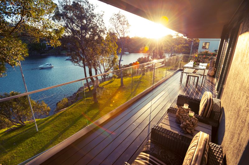 waterfront home balcony in Pickwick Lake, TN